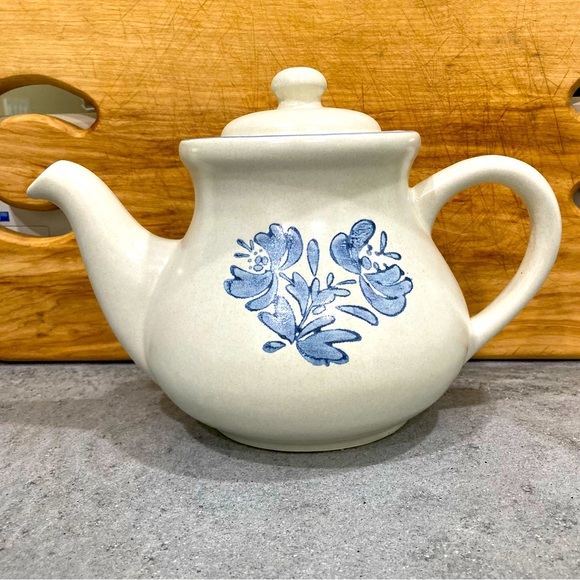 Pfaltzgraff Kitchen Pfaltzgraff Yorktowne Tea Pot With Lid Poshmark